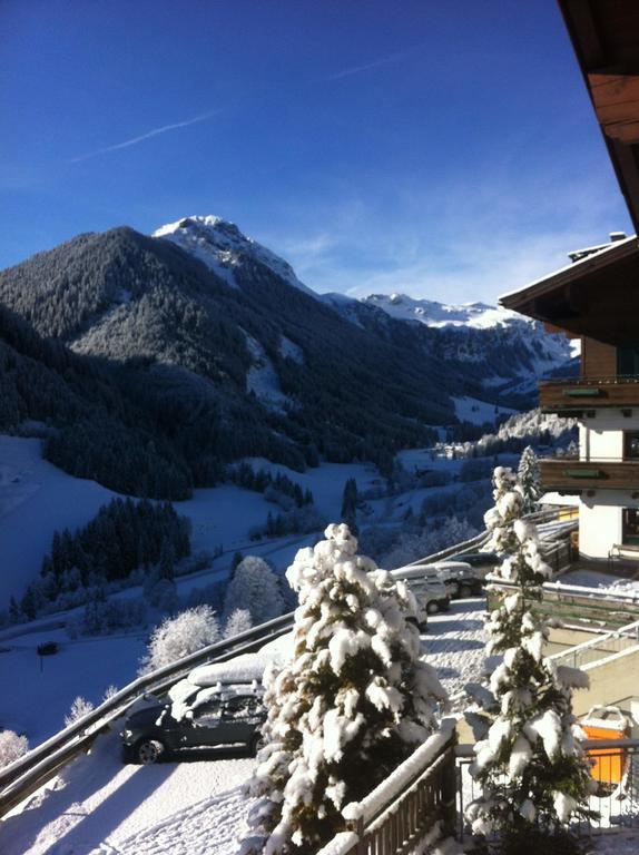 Ski In-Ski Out - Gaestehaeuser Saalbach-Hinterglemm - Wallegghof Christianhof Buitenkant foto