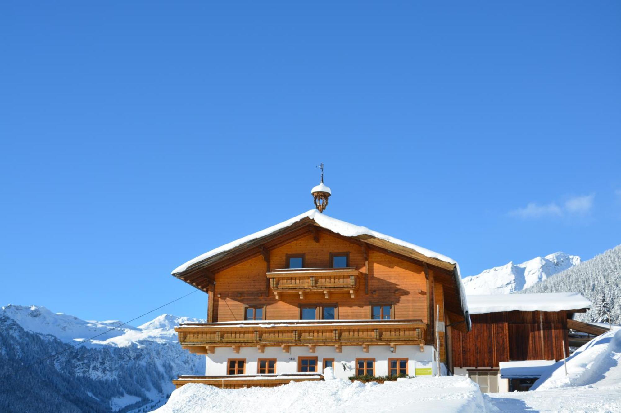 Ski In-Ski Out - Gaestehaeuser Saalbach-Hinterglemm - Wallegghof Christianhof Buitenkant foto