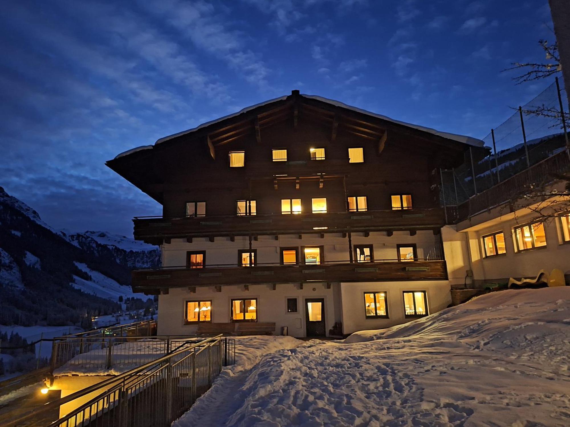 Ski In-Ski Out - Gaestehaeuser Saalbach-Hinterglemm - Wallegghof Christianhof Buitenkant foto